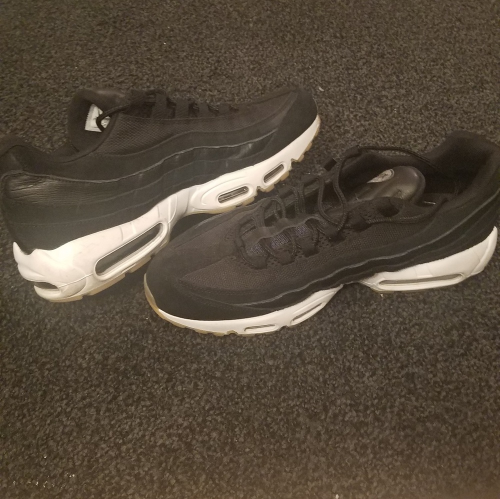 Black Nike Air Max 95